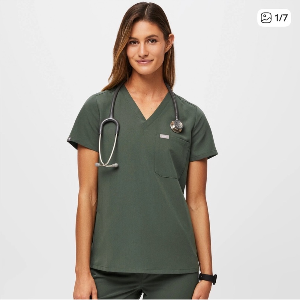 FIGS Moss Catarina™ - One-Pocket Scrub Top - S